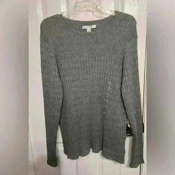 Liz Claiborne Sweaters - Liz Claiborne NWT Women’s XL Gray long sleeve sweater